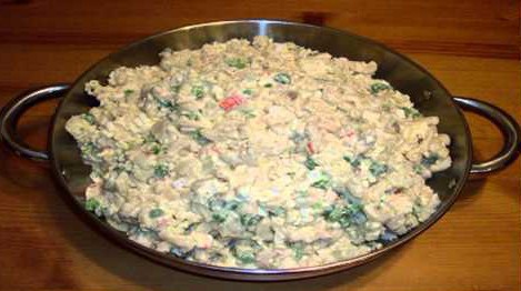 Как вкусно приготовить салат с куриными желудками и фасолью?